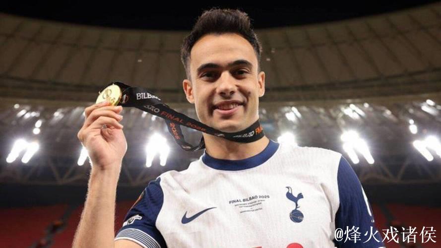 迈阿密国际官宣:雷吉隆加盟,签约至2027年底 迈阿密国际官宣:雷吉隆加盟,签约至2027年底